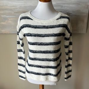 Hollister crème/navy comfortable woven sweater
